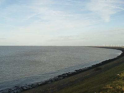 Horizon: Afsluitdijk, Waddenzee, Harlingen, windturbines.